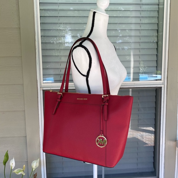Michael Kors Handbags - ❤️Michael Kors Ciara LG leather tote